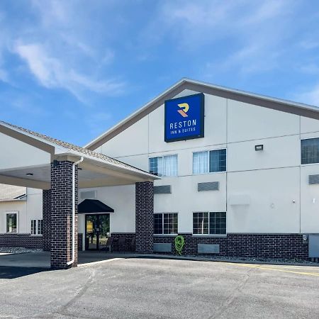 Spencer Reston Inn & Suites מראה חיצוני תמונה