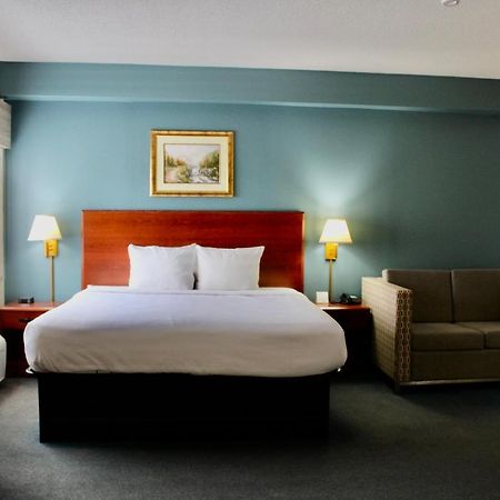 Spencer Reston Inn & Suites מראה חיצוני תמונה