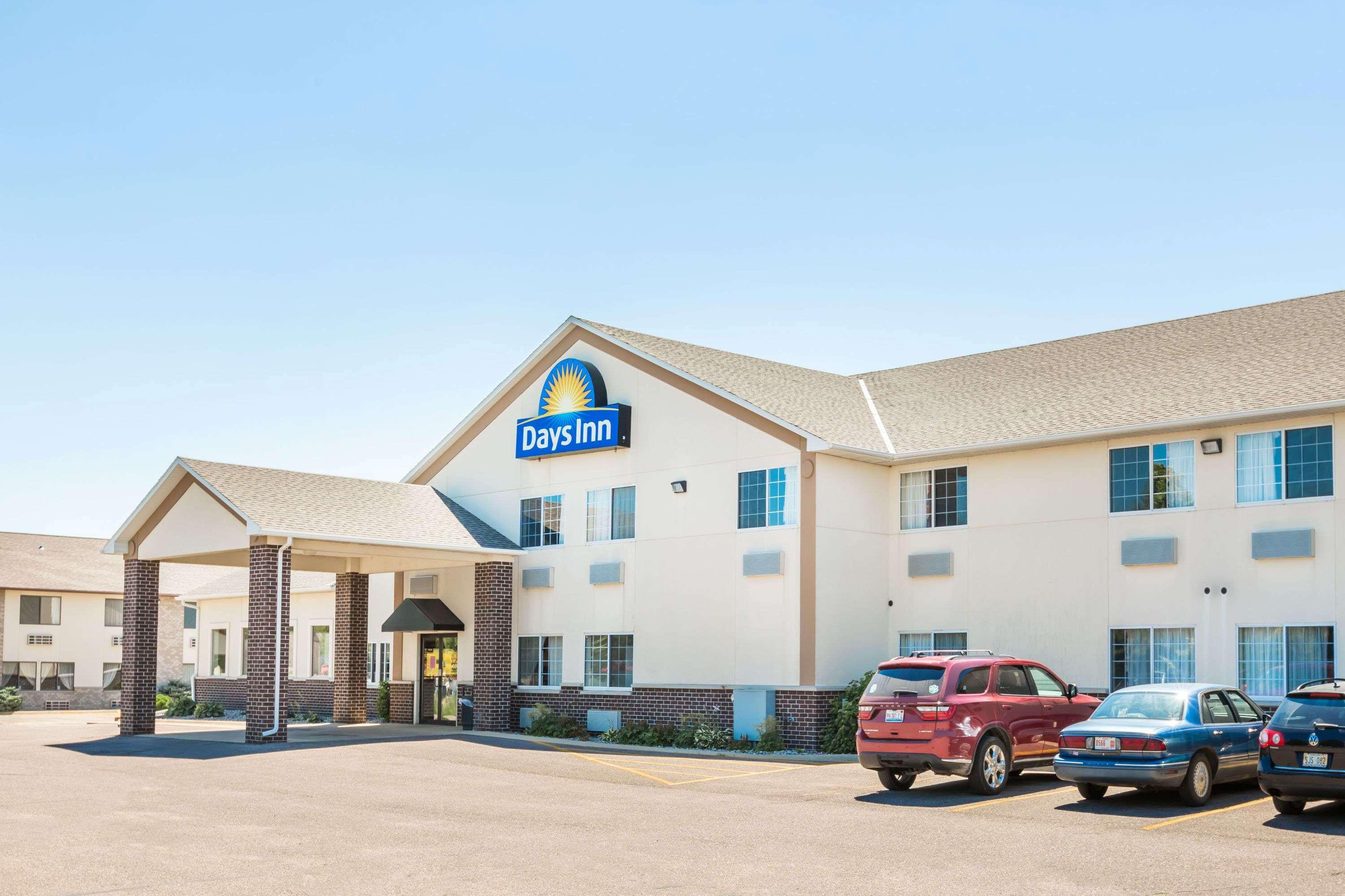 Spencer Reston Inn & Suites מראה חיצוני תמונה