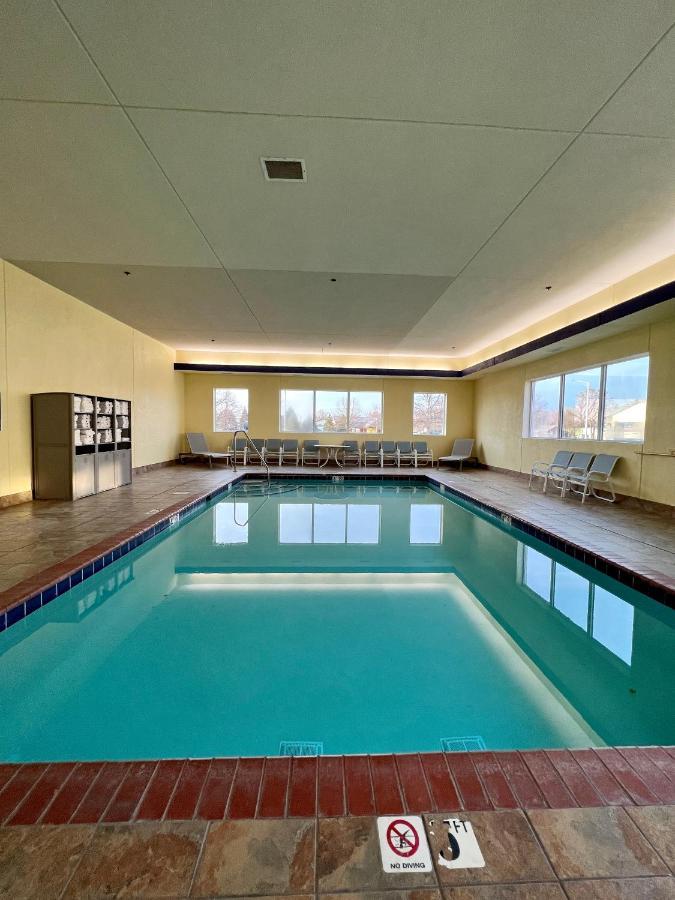 Spencer Reston Inn & Suites מראה חיצוני תמונה