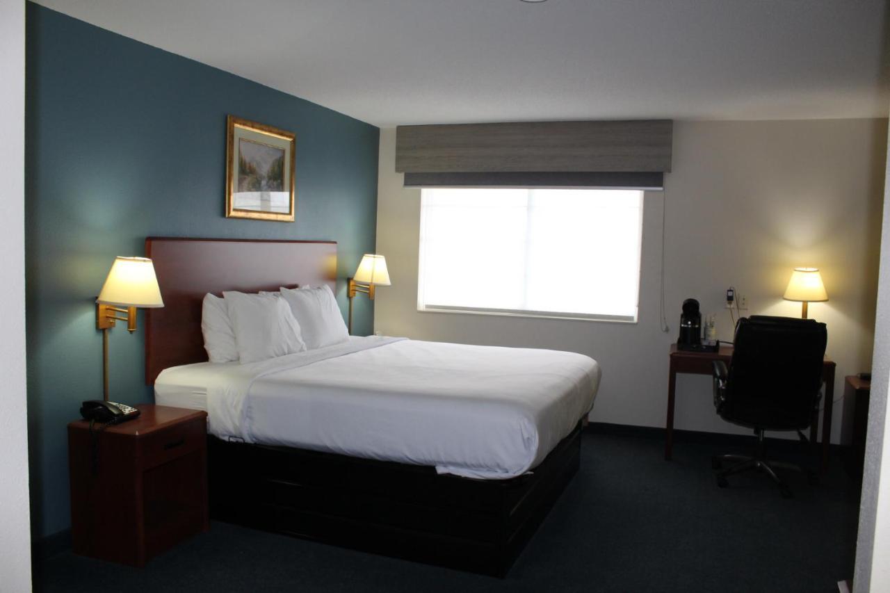 Spencer Reston Inn & Suites מראה חיצוני תמונה