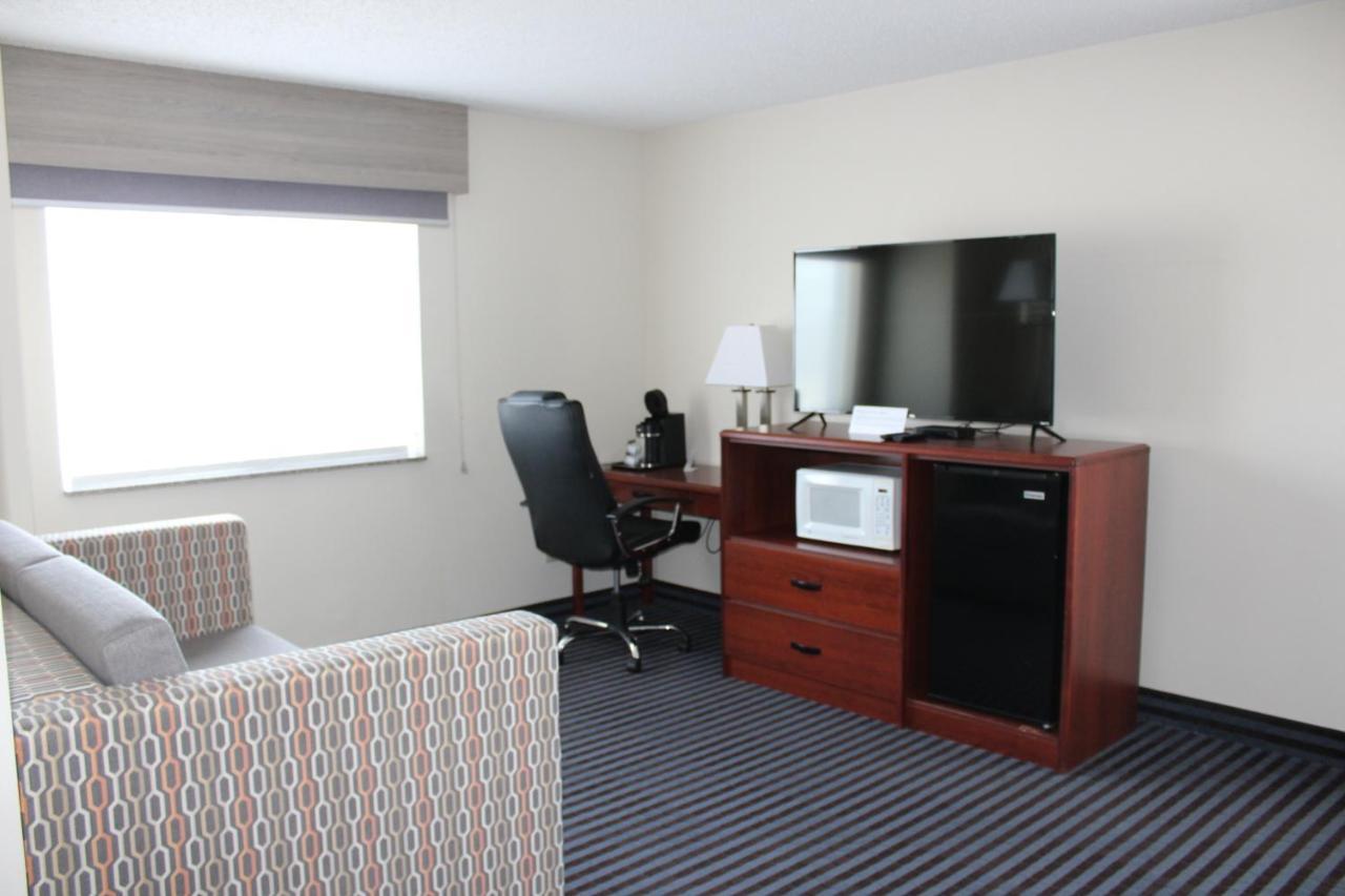 Spencer Reston Inn & Suites מראה חיצוני תמונה