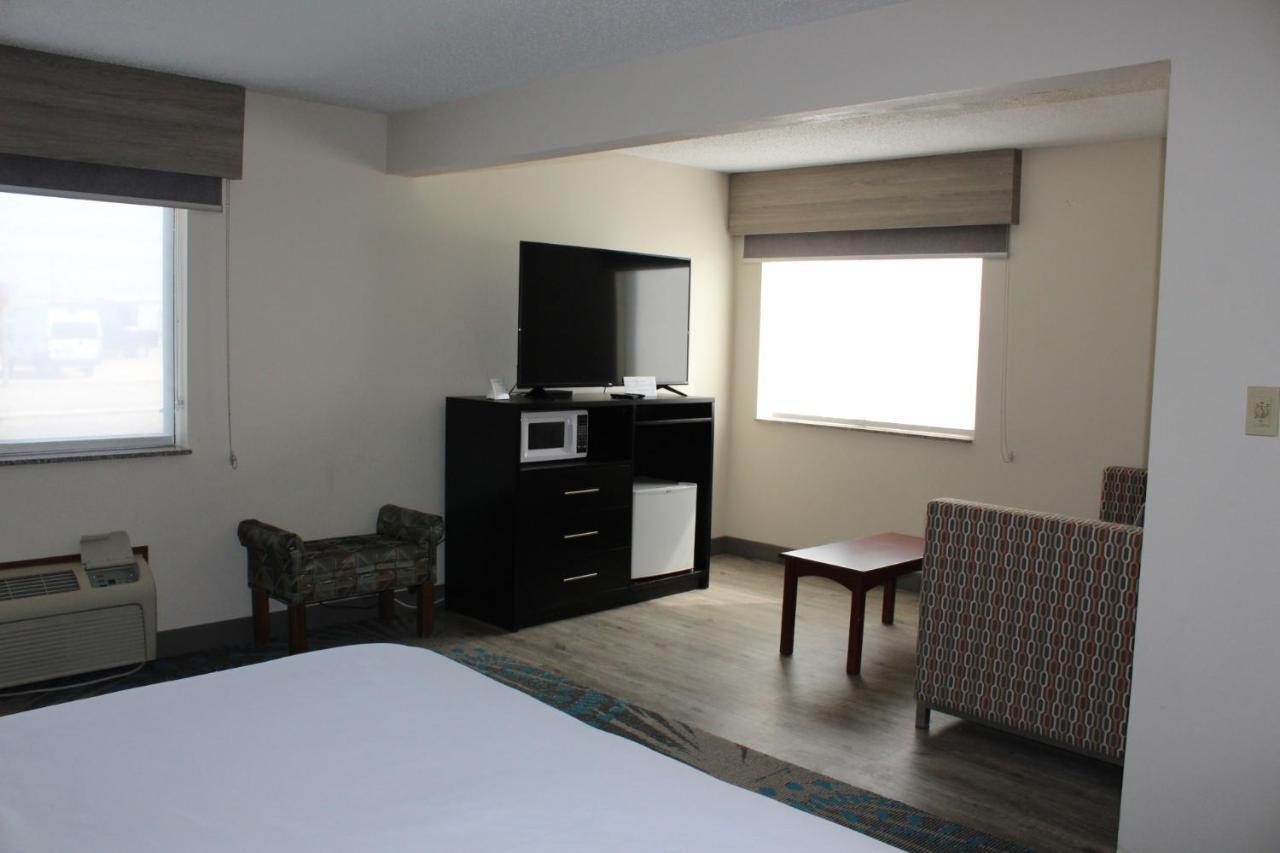 Spencer Reston Inn & Suites מראה חיצוני תמונה