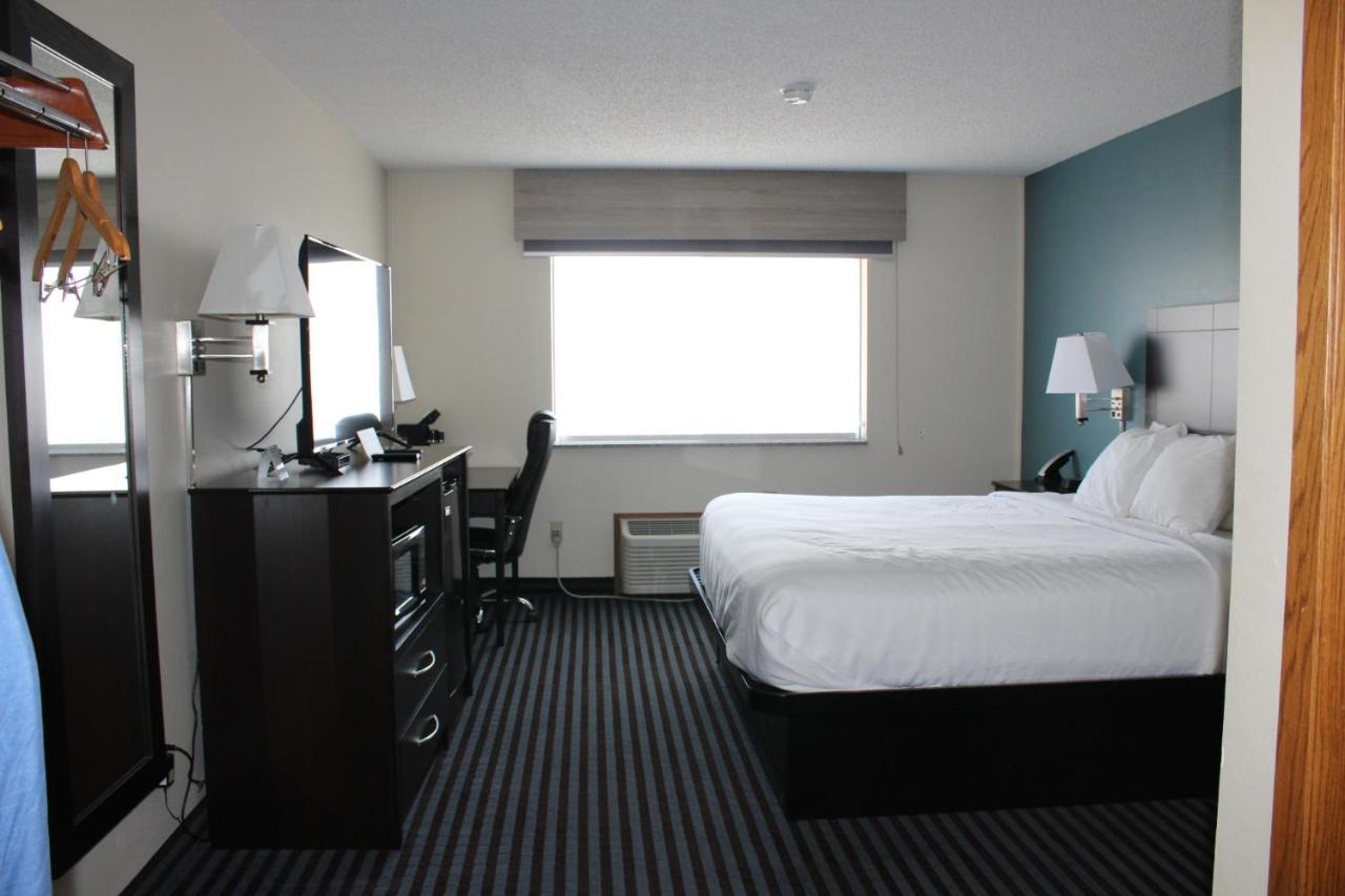 Spencer Reston Inn & Suites מראה חיצוני תמונה