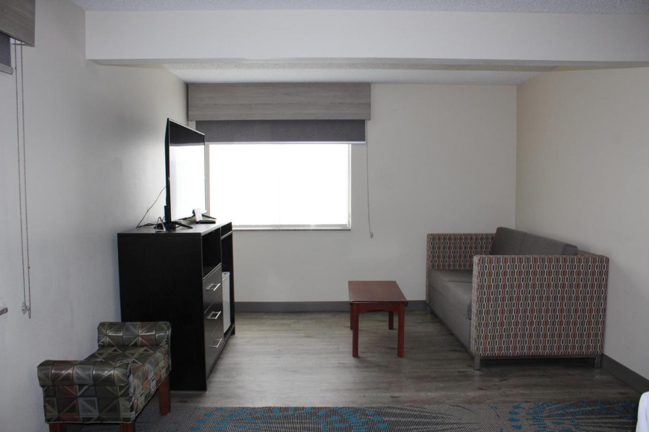Spencer Reston Inn & Suites מראה חיצוני תמונה