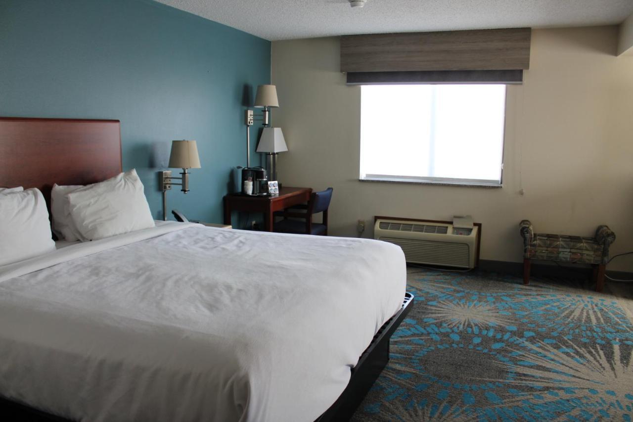 Spencer Reston Inn & Suites מראה חיצוני תמונה
