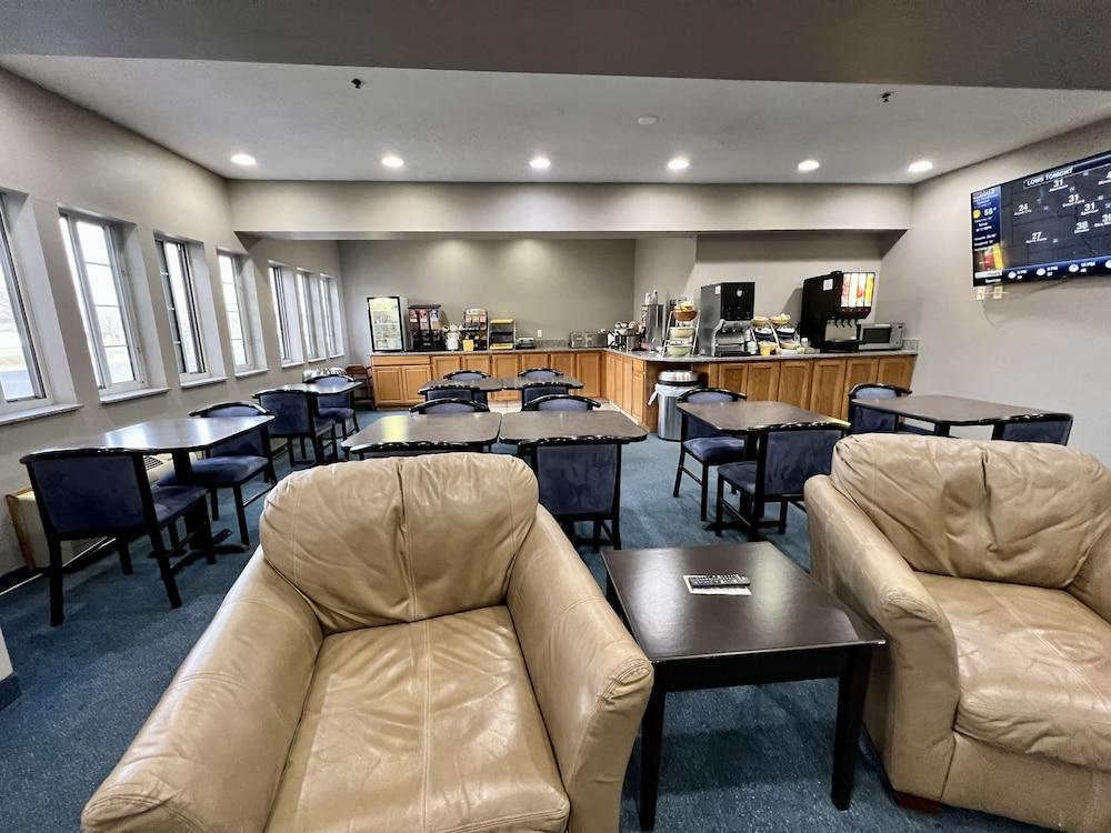 Spencer Reston Inn & Suites מראה חיצוני תמונה